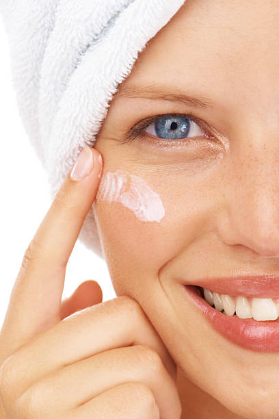 خرید کرم پوست صورت و قیمت فروش استثنایی